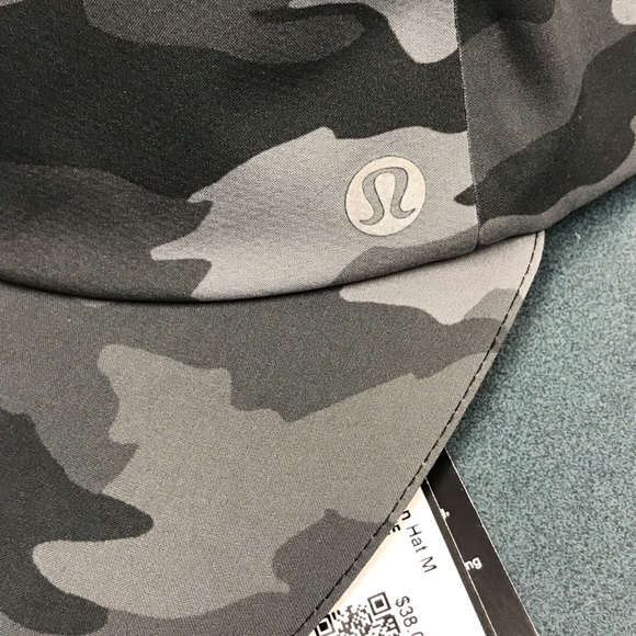Lululemon Fast and Free running hat in camo❤️ - Picture 6 of 7